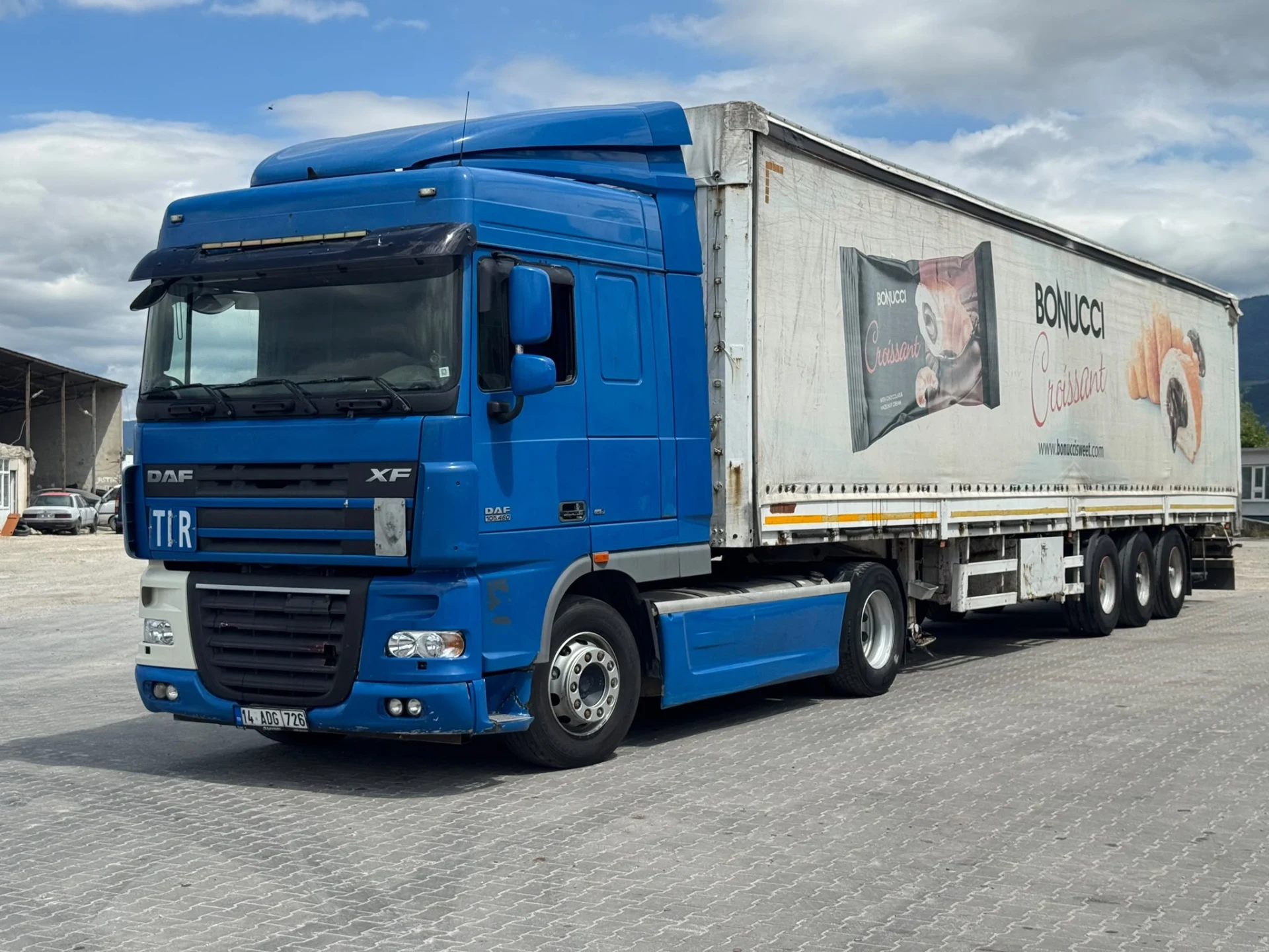 0 PEŞİNAT TAMAMI 12-24-36 AY BANKA KREDİSİ İLE 2011 DAF XF 460