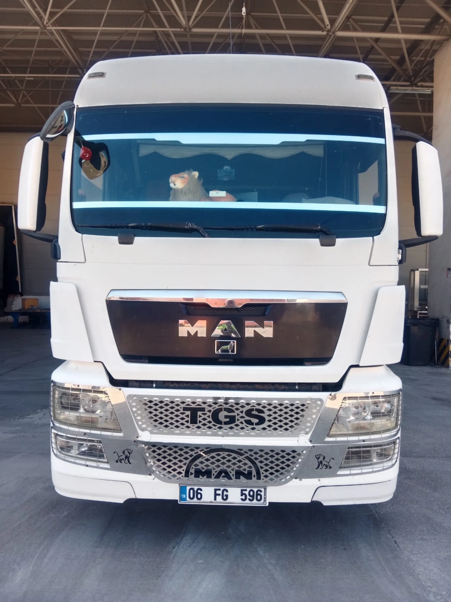 O PEŞİNAT TAMAMI 12-24-36 AY BANKA KREDİSİ İLE 2012 MODEL MAN TGS 18.400